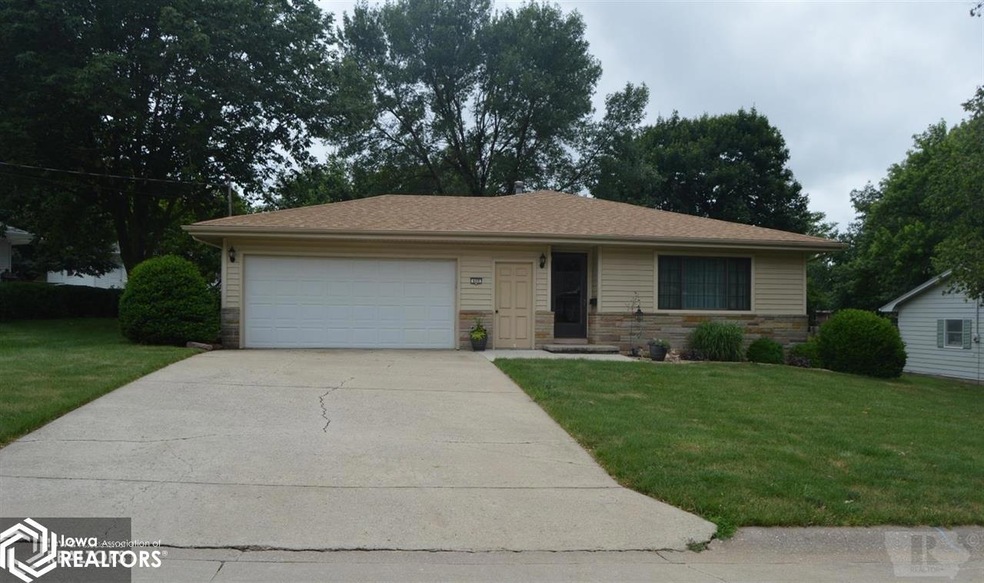 408 Johnson Dr, Shenandoah, IA 51601 - photo 1