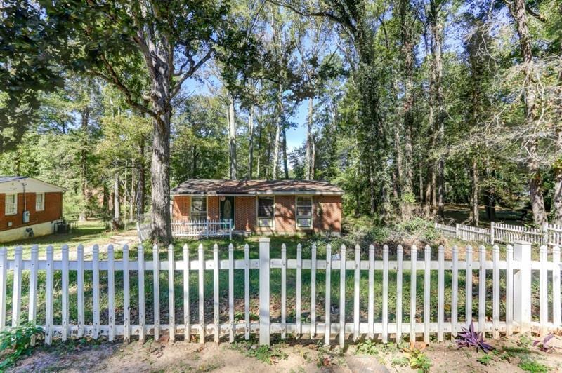 Investor Special On A Desirable Lot!