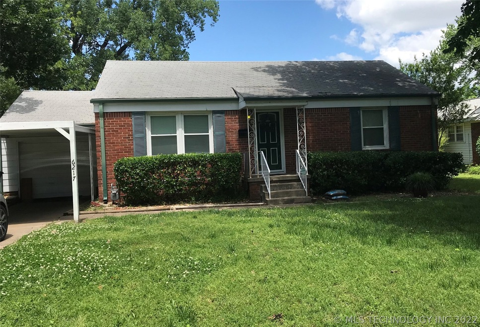 BUNGALO BRICK 2 BR, 1 BATH, Hardwood floors, 1 car