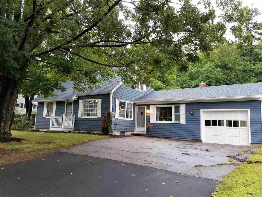 377 Rowe Ave, Pembroke, NH 03275 - photo 1