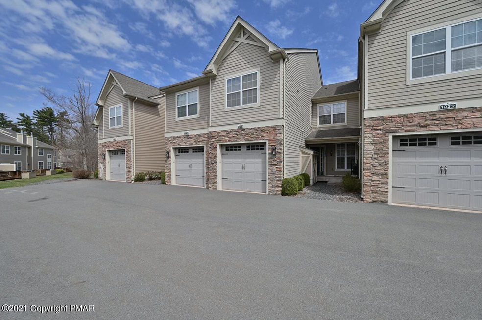 1234 Clymer Ln, Pocono Pines, PA 18350 - photo 1