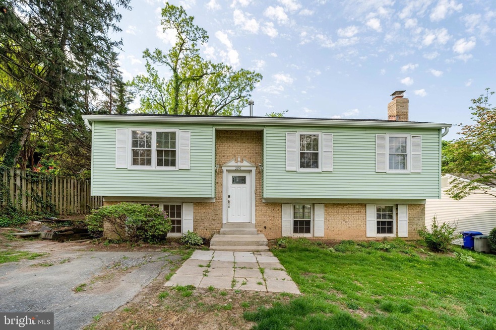 2210 Salisbury Rd, Silver Spring, MD 20910 - photo 1
