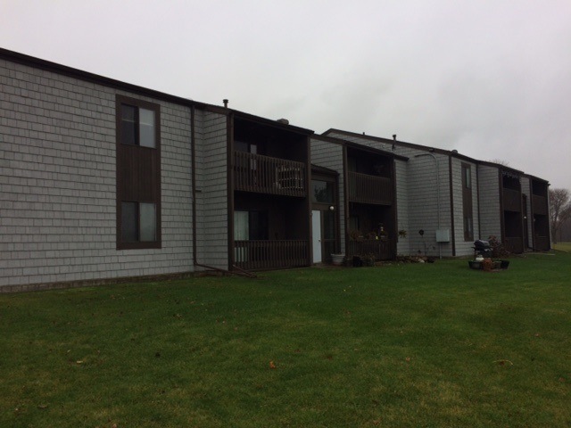 1070 4th Ave W, Monroe, WI 53566 - photo 1