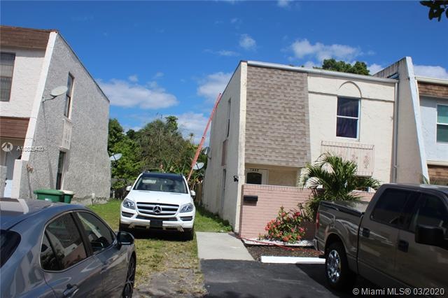 7427 NW 75th St, Tamarac, FL 33321 - photo 1