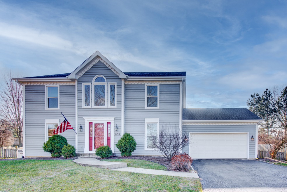 932 Barclay Ct, Batavia, IL 60510 - photo 1