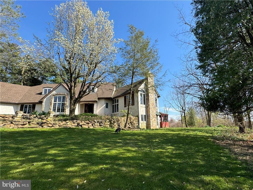 5946 Daniel St, Allentown, PA 18104 - photo 1