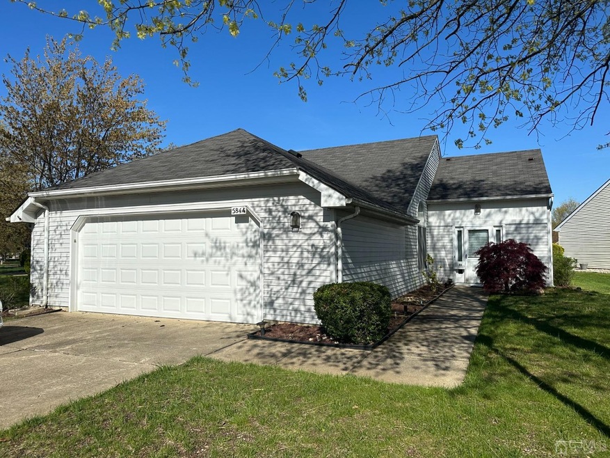 Fully detached Ashley II model