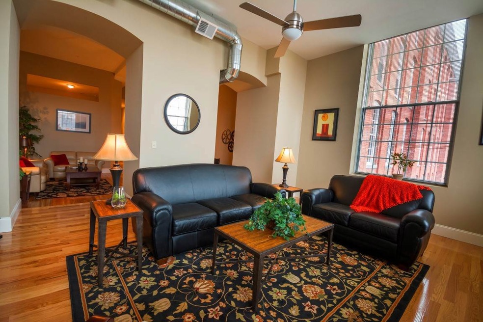 195 Mcgregor St unit 125, Manchester, NH 03102 - photo 1