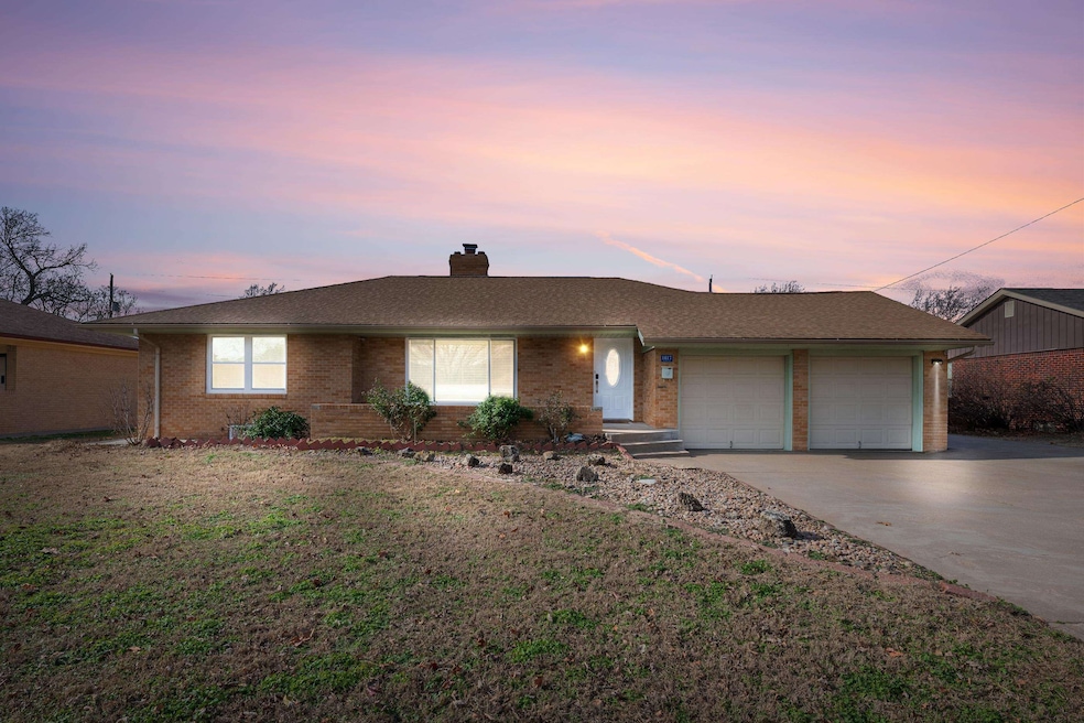 1617 N Charles St, Wichita, KS 67203 - photo 1