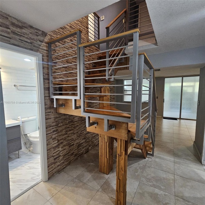 1182 W 37th Terrace unit 11, Hialeah, FL 33012 - photo 1