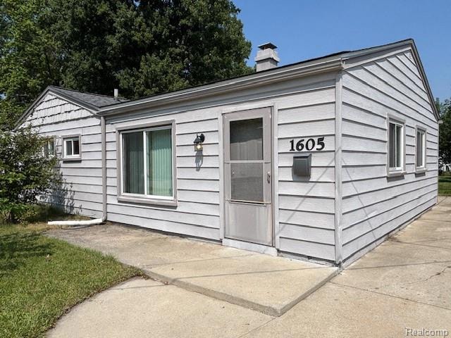 1605 E Greig Ave, Madison Heights, MI 48071 - photo 1