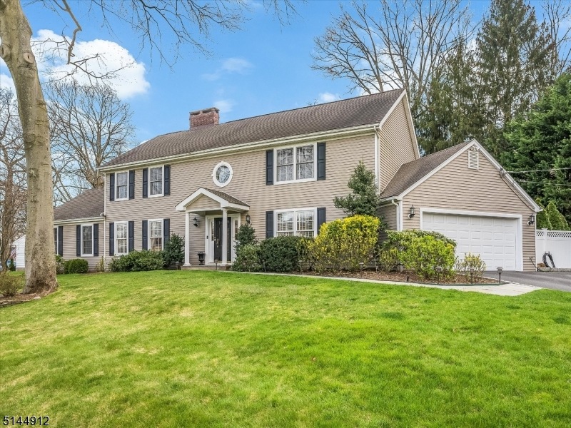 660 Beechwood Dr, Township of Washington, NJ 07676 - photo 1