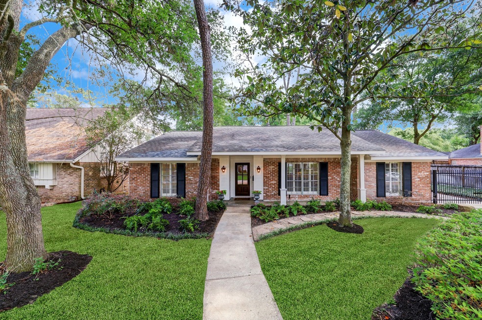 10007 Sugar Hill Dr, Houston, TX 77042 - photo 1