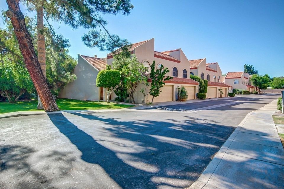 1530 E MARYLAND AVE. WELCOME HOME!