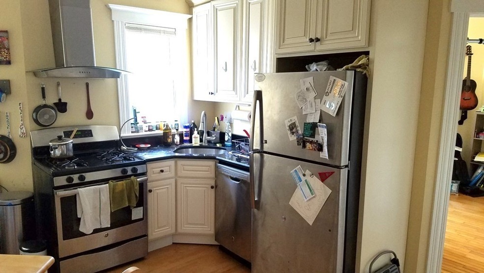 156 Magazine St unit 33, Cambridge, MA 02139 - photo 1