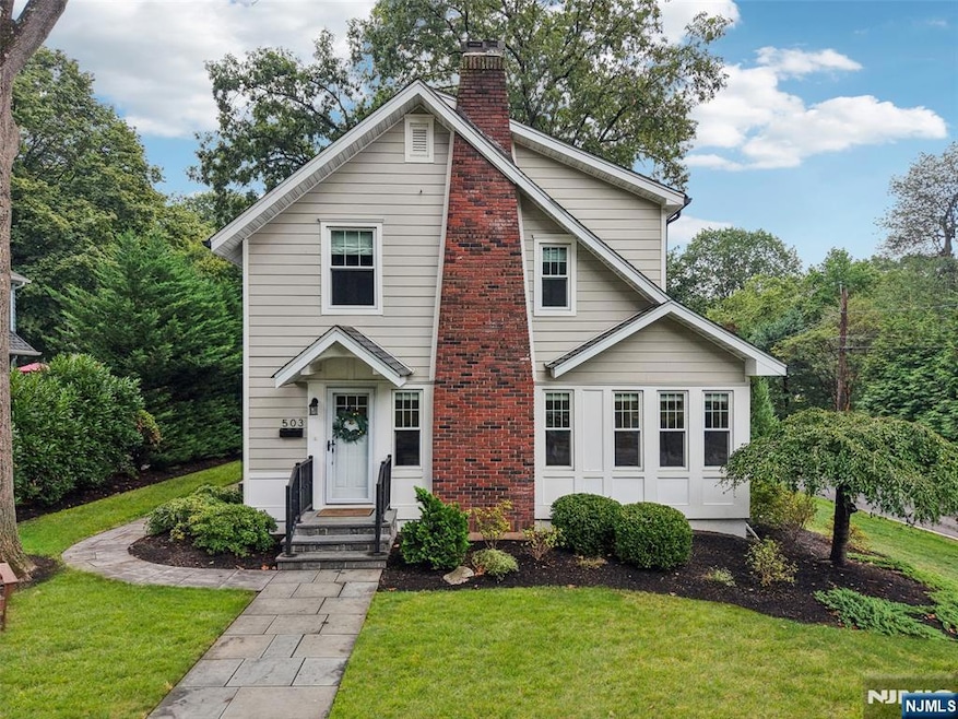 Pending $950,000 • Co-Listing Agent