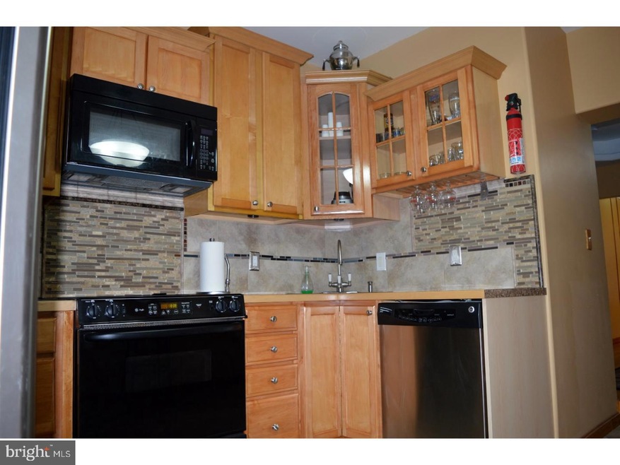 630 Pine St, Reading, PA 19602 - photo 1