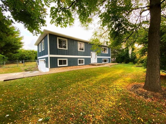 29W222 Wagner Rd, Naperville, IL 60564 - photo 1