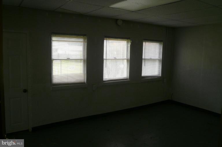 365 East Ave, Greencastle, PA 17225 - photo 1