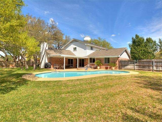 Huge yard, covered patio, sparkling pool and estab