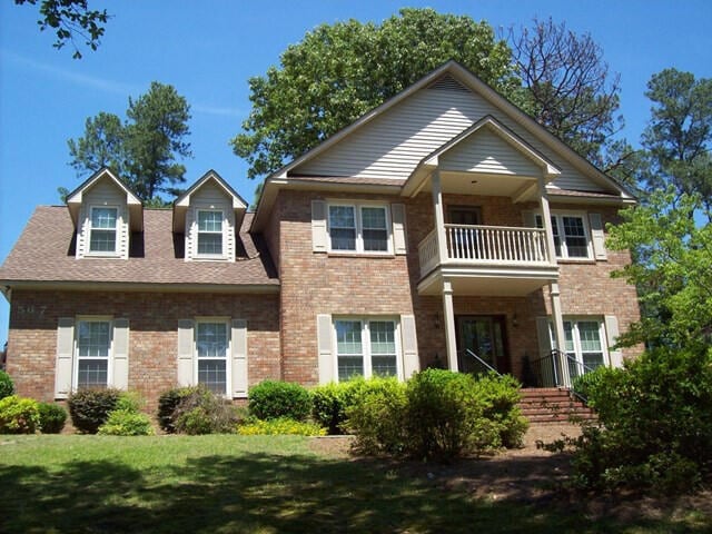 567 Lakeside Drive