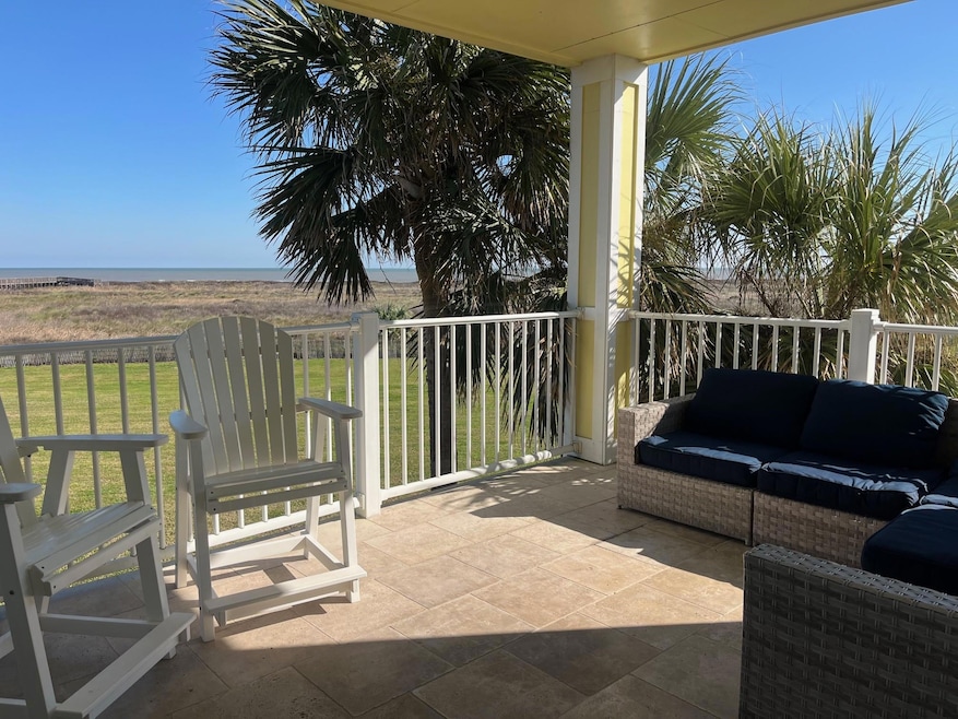 Balcony featuring an outdoor living space and a pa