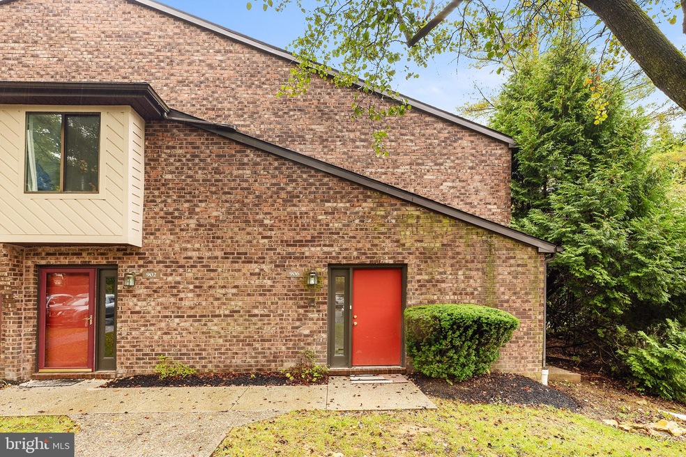 906 Mountainview Dr unit 906, Chesterbrook, PA 19087 - photo 1