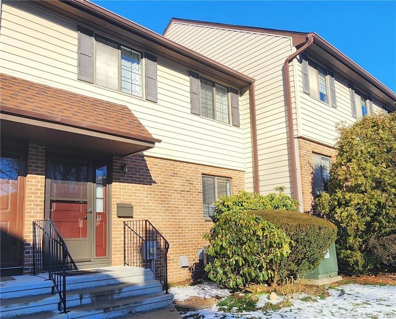 202 Soundview Ave unit 11, Stamford, CT 06902 - photo 1