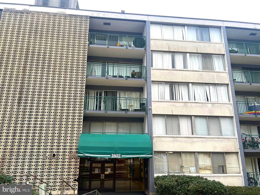 1802 Metzerott Rd unit 402, Adelphi, MD 20783 - photo 1
