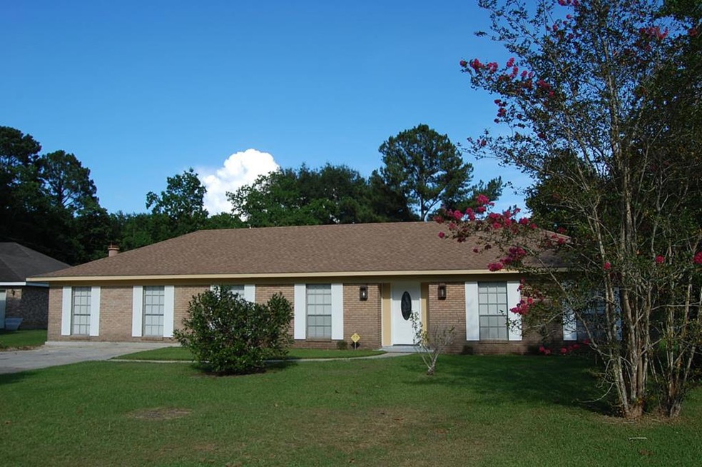 2607 Rogers St, Picayune, MS 39466 - photo 1