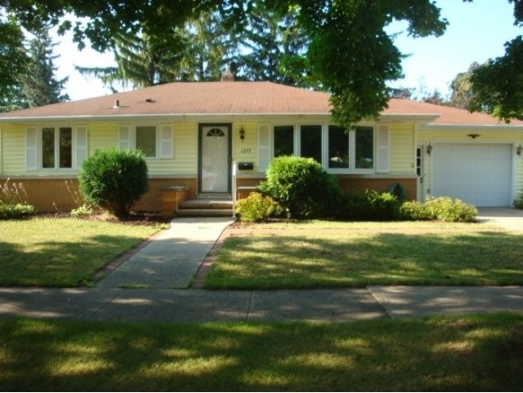 1237 W Taylor St, Appleton, WI 54914 - photo 1