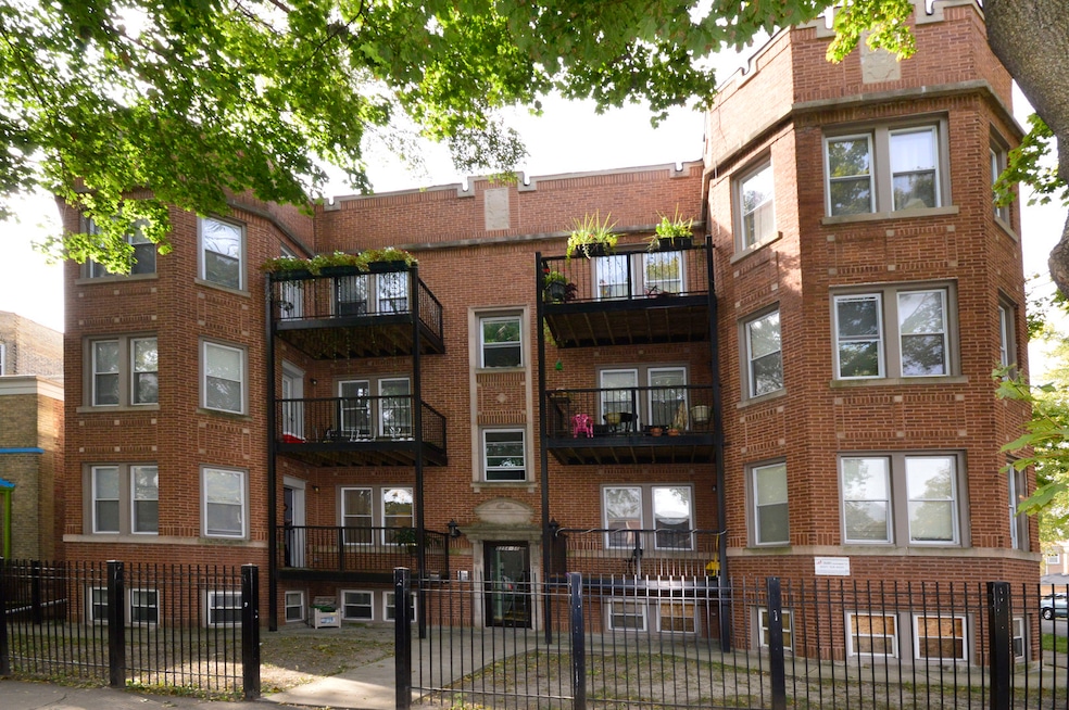 6254 N Richmond St unit 62541S, Chicago, IL 60659 - photo 1