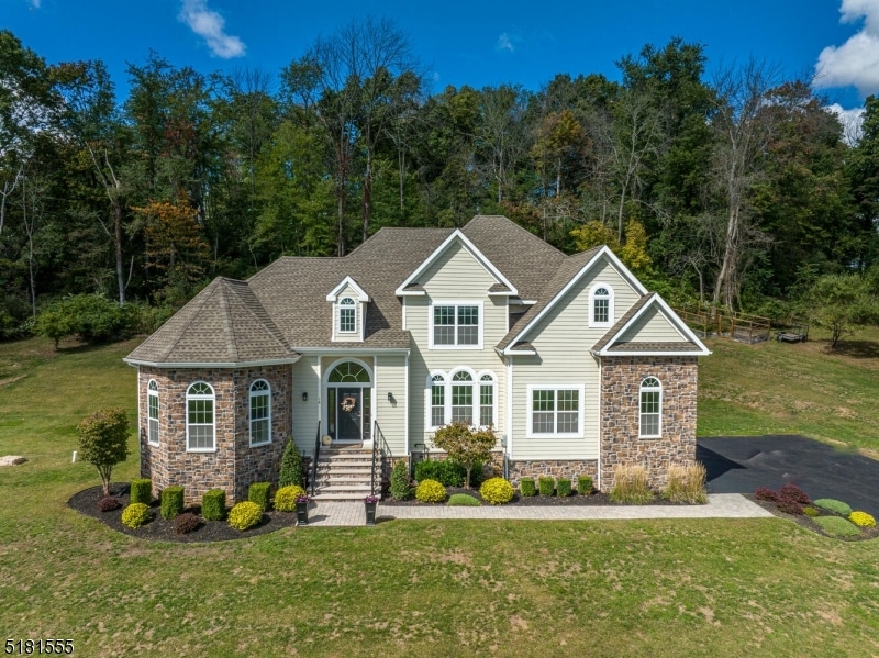 18 Glacier Way, Pittstown, NJ 08867 - photo 1