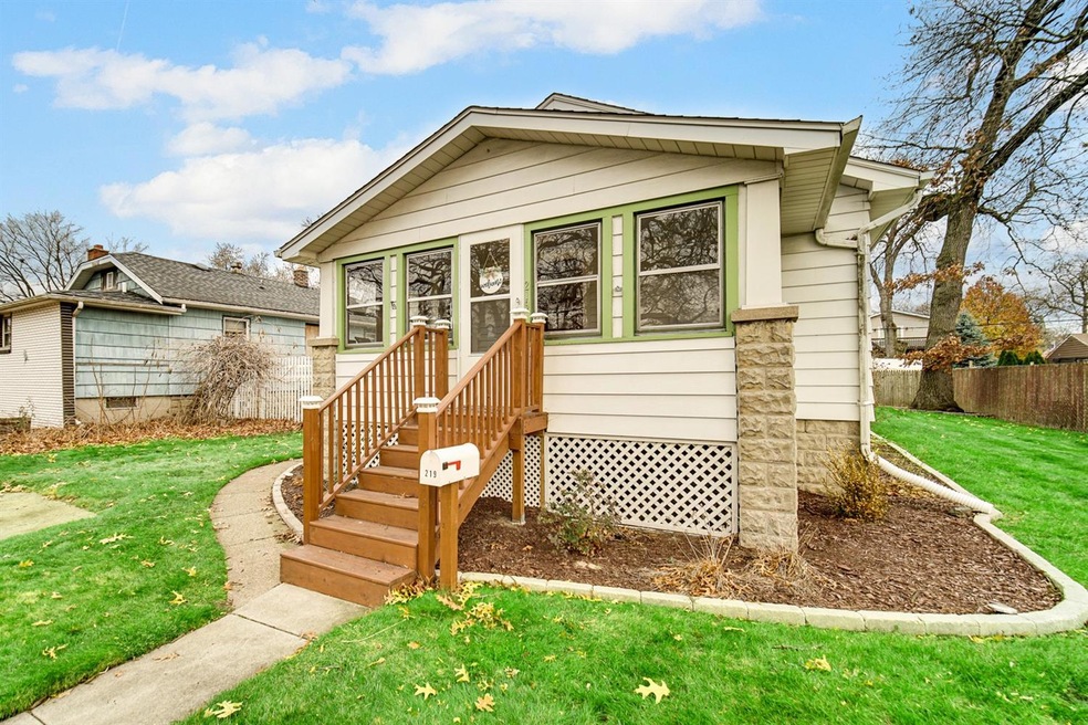 219 N Wiggs St, Griffith, IN 46319 - photo 1