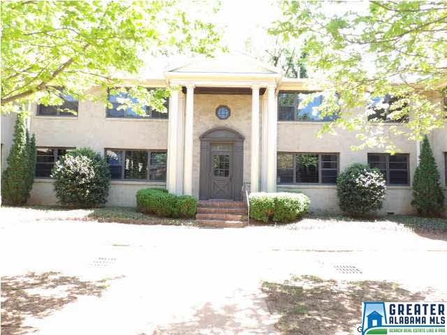 Beautifully updated condo in English Village!