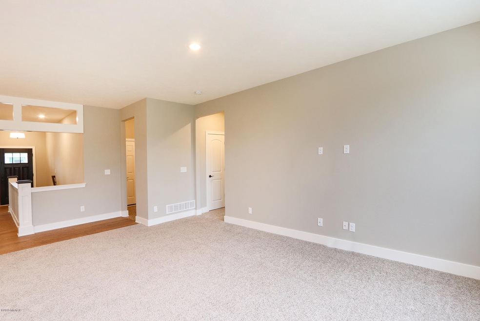 7670 Sofia Dr SW unit 49, Byron Center, MI 49315 - photo 1