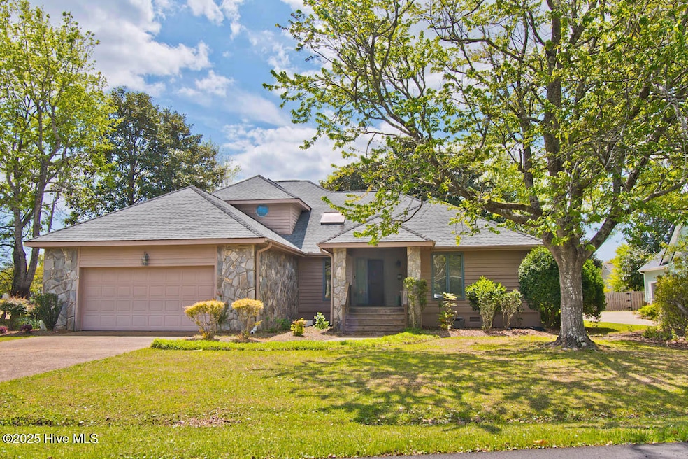 Pending $500,000 • Co-Listing Agent
