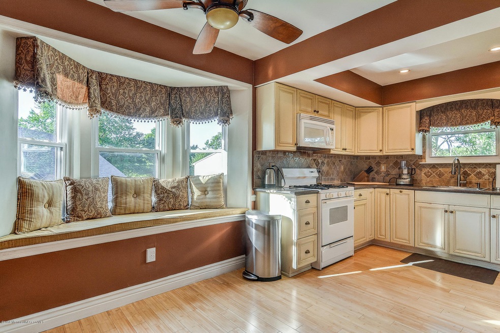 008_Kitchen