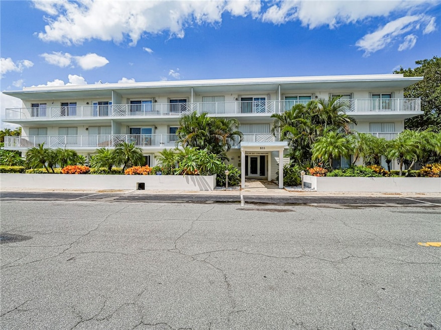 855 Dahlia Ln unit 206, Vero Beach, FL 32963 - photo 1