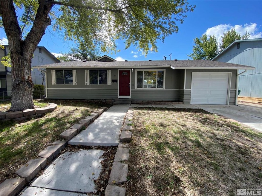 571 Oleander Way, Sparks, NV 89431 - photo 1