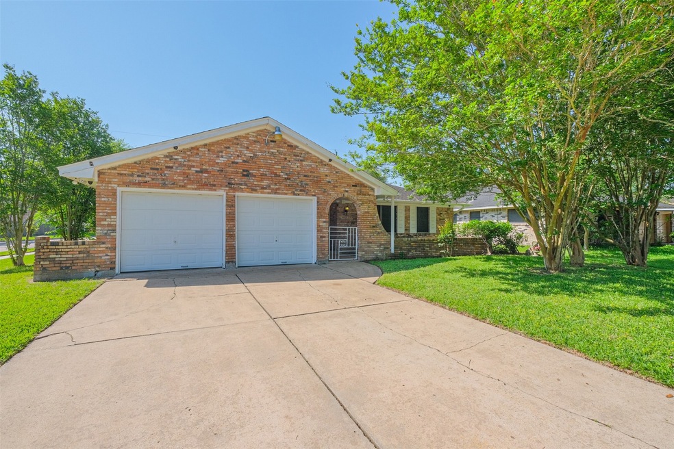 9782 Rambling Trail, Houston, TX 77089 - photo 1