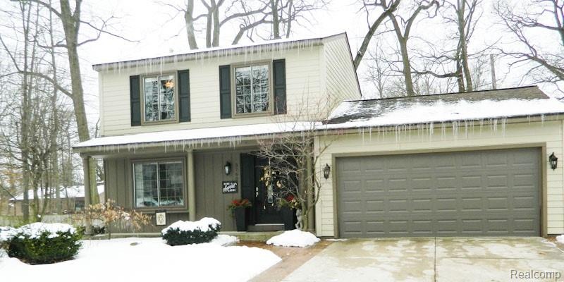 3760 Woodview Ave, West Bloomfield, MI 48324 - photo 1