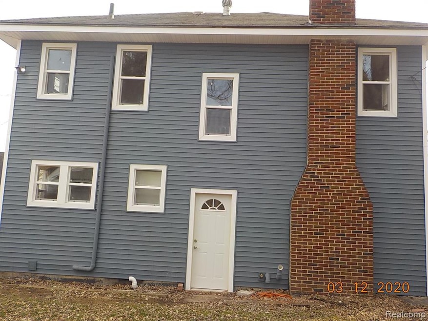 2031 Hills St, Flint, MI 48503 - photo 1