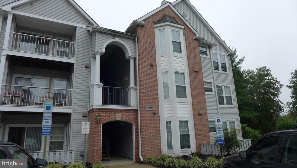 4406 Silverbrook Ln unit J304, Owings Mills, MD 21117 - photo 1