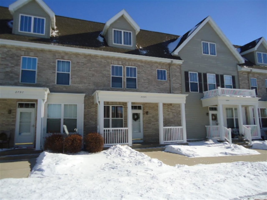 2795 Crinkle Root Dr unit 15, Fitchburg, WI 53711 - photo 1