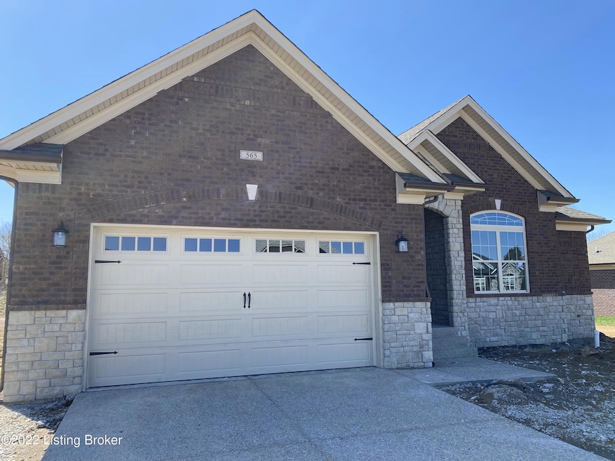 565 W Woodlake Cir, Mount Washington, KY 40047 - photo 1