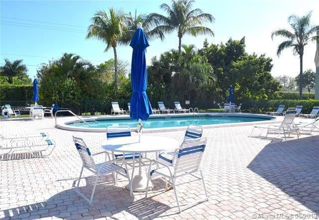 Banyan Tree Village unit 5, Delray Beach, FL 33483 - photo 1