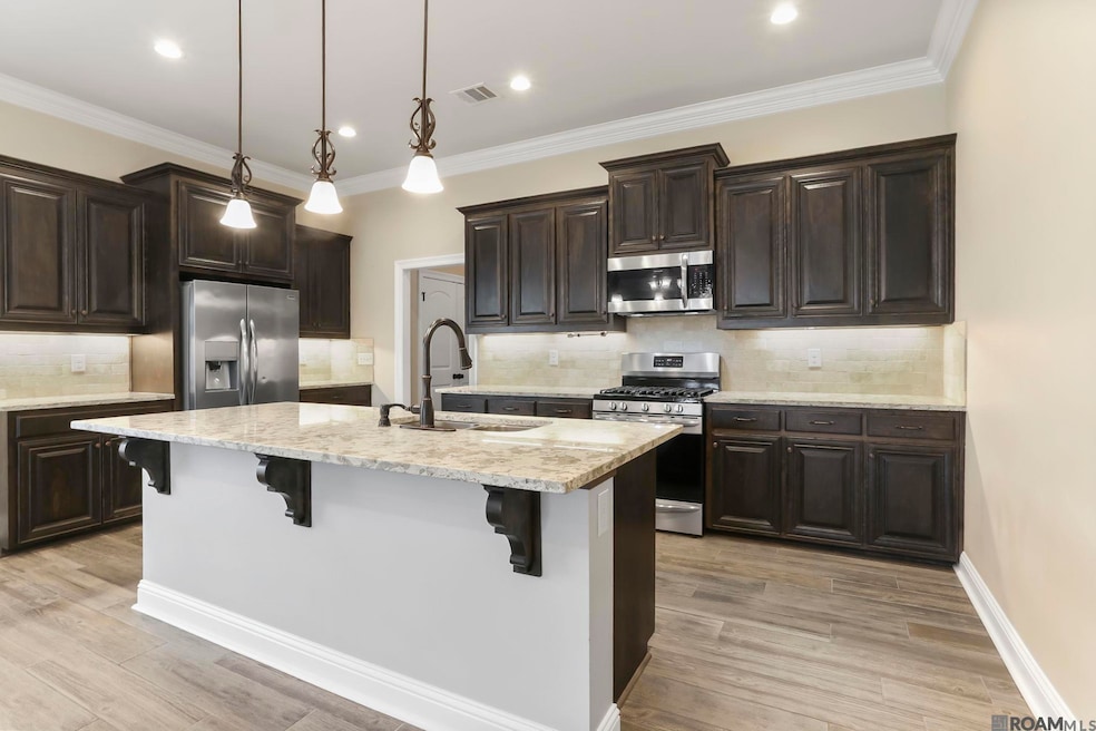 Pending $390,000 • Co-Listing Agent