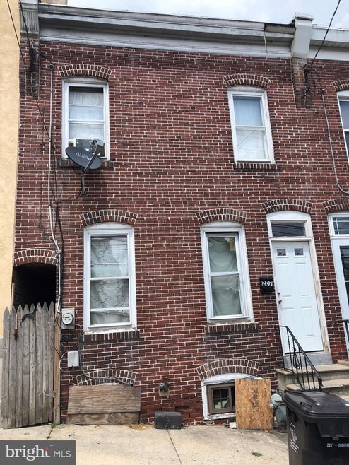 207 E Penn St, Norristown, PA 19401 - photo 1