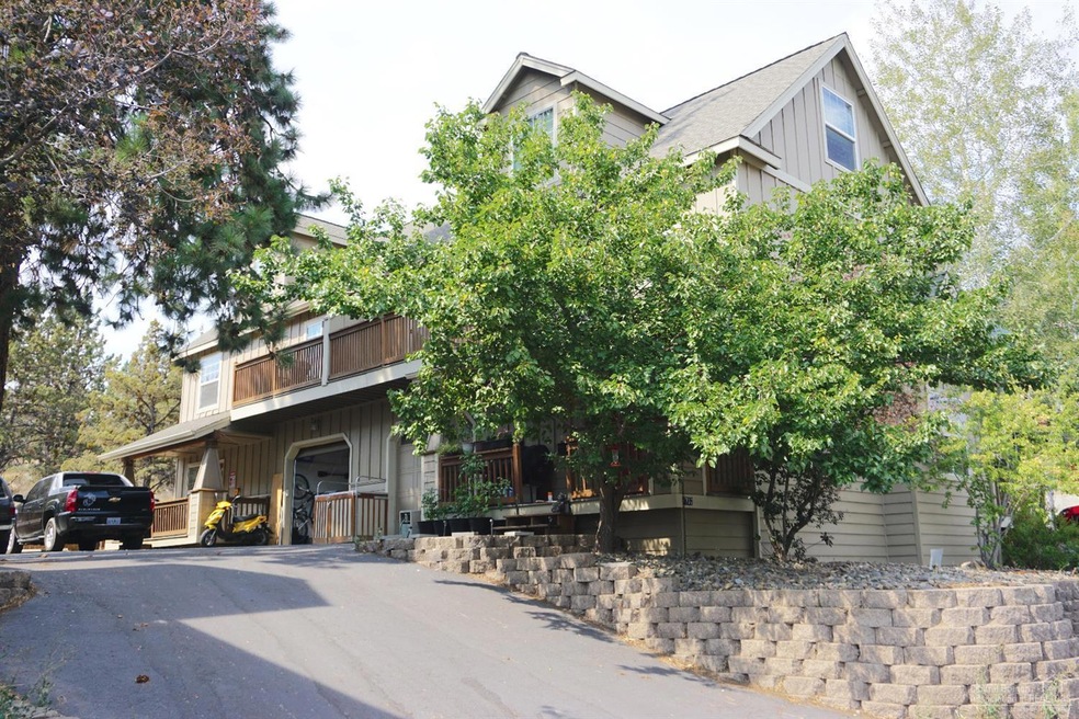 1737 NE Lotus Dr, Bend, OR 97701 - photo 1